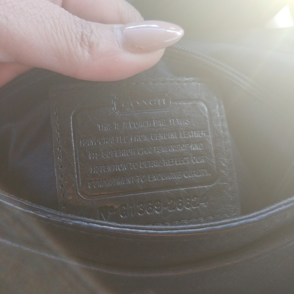 Black coach crossbody - Picture 3 of 4